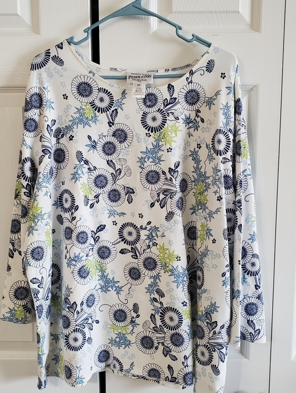 PENDLETON PLUS 3X WHITE BLUE FLORAL 3/4 SLEEVES. NEWER SUMMER SPRING